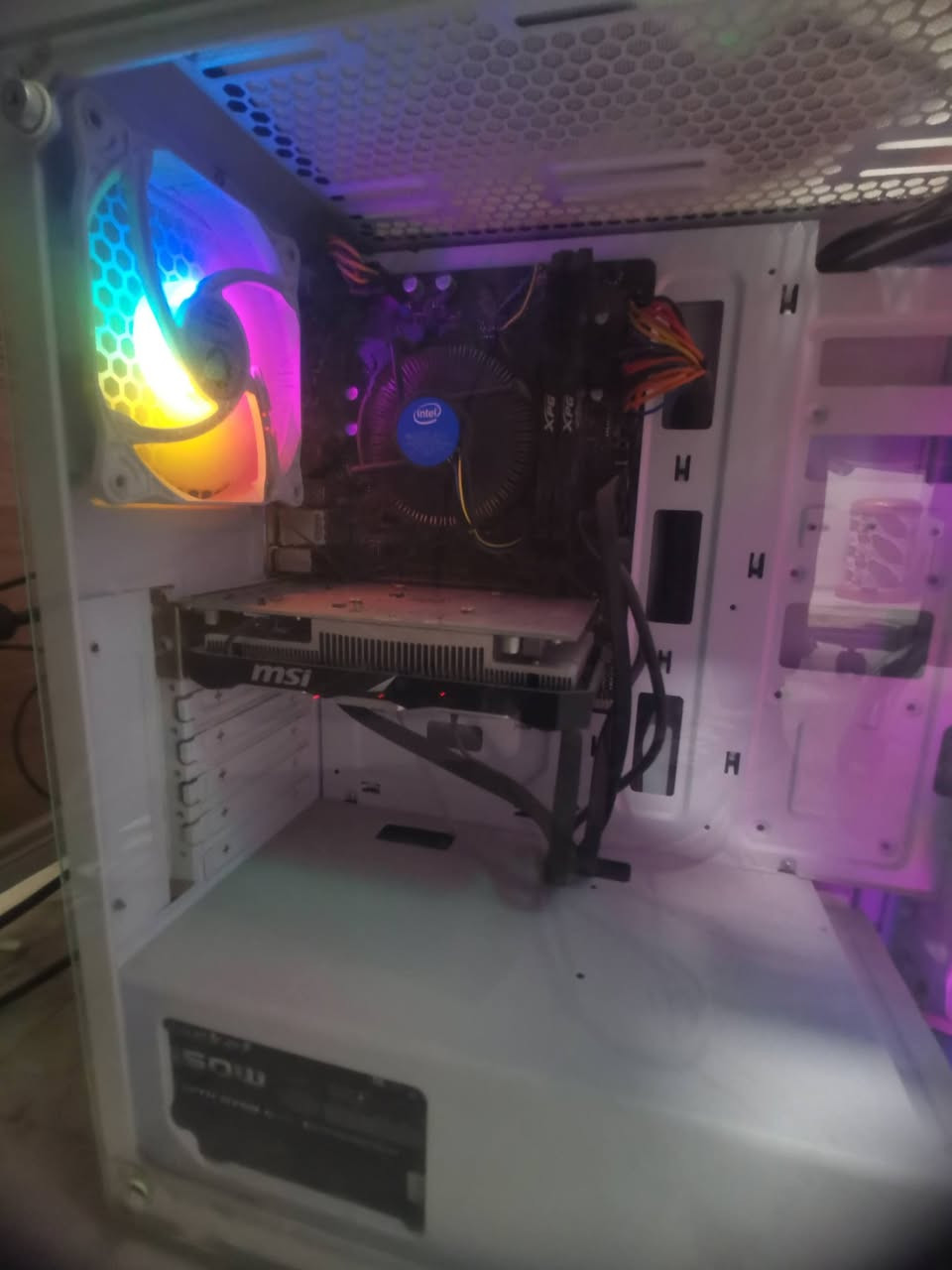 السلام عليكم تجميعه كامله للبيع
I5 10400f
GTX 1650 
M.b H410m gigabyte
Ram 16 2x8 XPG D30
Ssd128gb
Psu 650wat
Case cg80 4fan rgb
نقصها فقط هارد خزن 
الشاشه قياس 22 فول hd 
الشاشة الصغير حجم 18
Ups صغير يحتاجله بطاريات 
سعر الكيس 650 الف
الشاشه الجبيره 125 الف
الشاشه الصغير 75 الف 

عنواني كربلاء رقمي ***********
