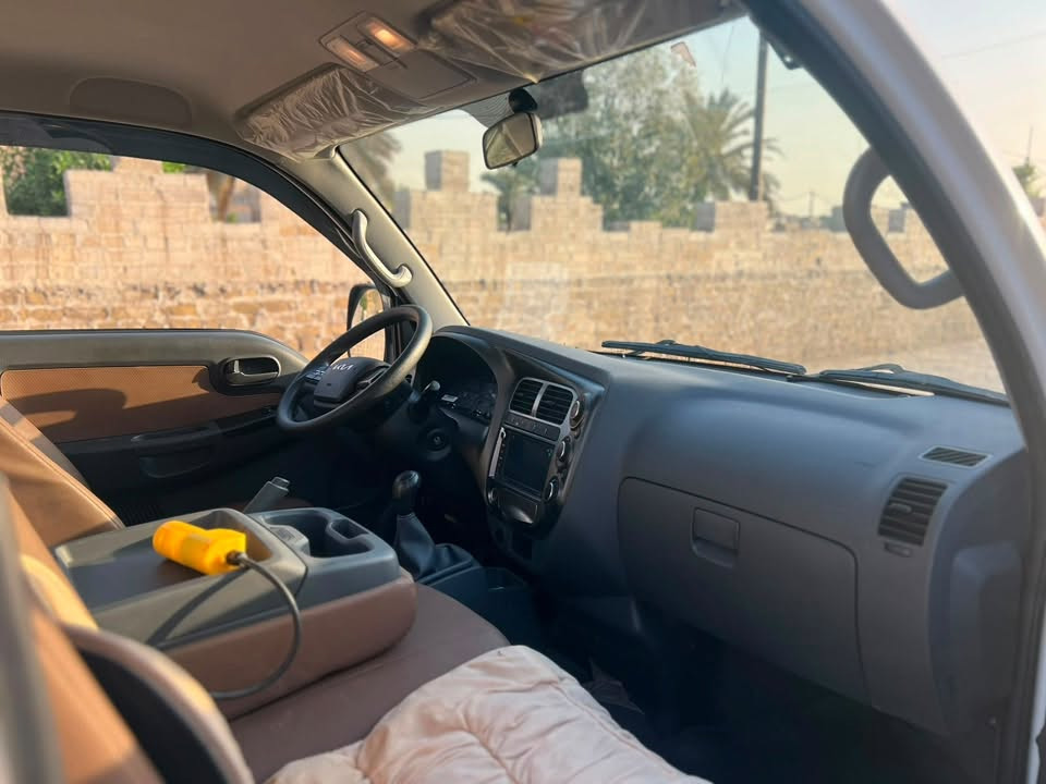 كيا بنكو موديل 2024 بعده زيرو جديده ماشيه 7000 فقط جانت مضمومة وشادلية چك جديد مستخدم كم مره فقط سياره بااسمي تحويل مباشر 
محرك كاز 2700 
موصفات سياره مو عمية كامره شاشه رادار حساس جلد 

السعر 165 ورقة مع الجك وبي مجال قليل للشراي 

مكان سياره بغداد الدوره 
تفاصيل اكثر اتصل 

***********
