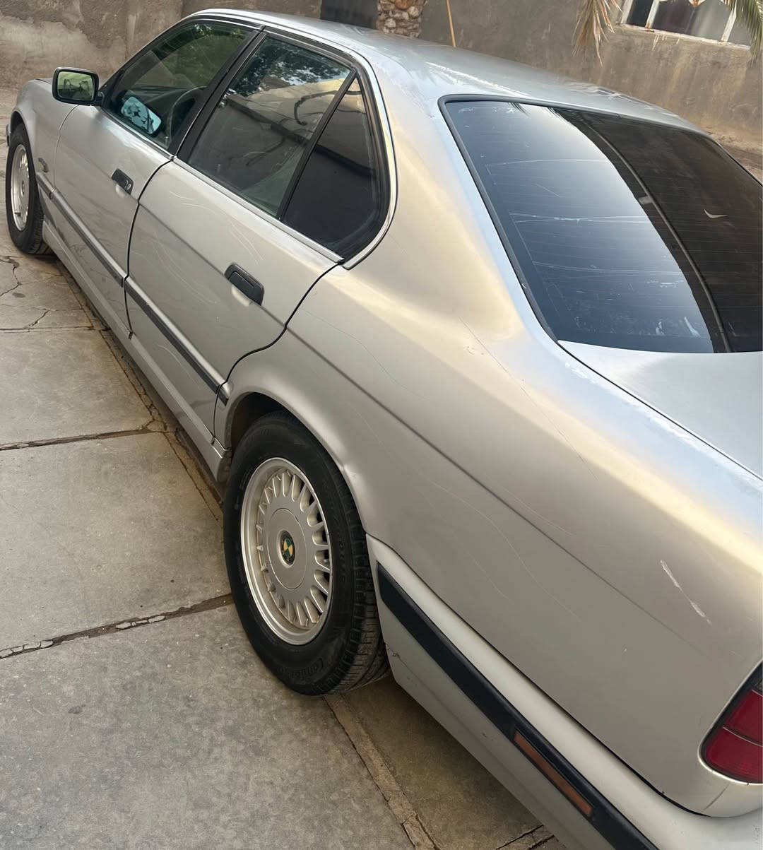 السلام عليكم من رخصة الادمن 

بيع او مراوس

بي ام  BMW 525
 مديل 91 مكينه فانوس مسكر رقم اربيل الجديد سنوية لنهاية 2027 
السيارة كفاله محرك وكير وحدادة تخم تاير وتبريد ثلج ❄️ كهربائيات كلهة شغاله الله شاهد السيارة مال بيت متعوب عليه هواي جاهزة من كلشي بدون ضربة اترايك ل بغداد شرط 
السعر 58 وبيهة مجال 
رقم الهاتف: *********** واتساب او اتصال 
العنوان : البصرة / قضاء الدير / النشوة Singapore
