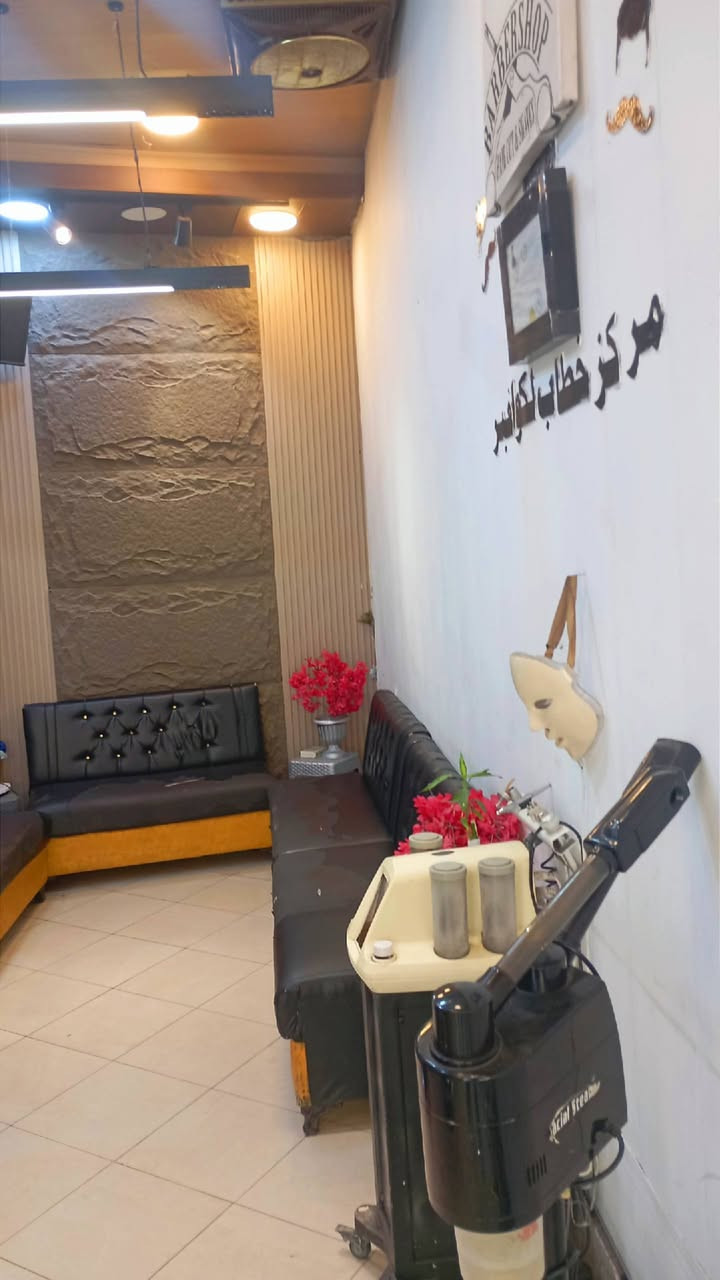 محل حلاقة • شارع ١٧ • جهاز ليزر