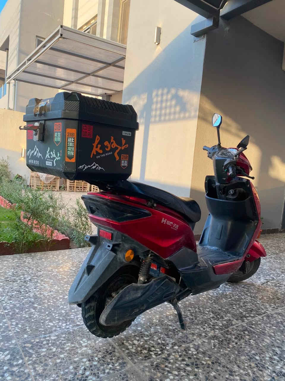 جديده بيها بس شوي بل كفرات شوي اشخوط اما الدراجه 

بطاريات جدد يقرن  11ونص كلهن جدد البطاريات الدراجه

 نضام بك وتكون 3سرع تمشيك بل شحنه الوحده 50كيلو 

سرعتها بل ويز حقيقي 60 

الهاتف ***********

المكان بغداد ابو غريب مجمع نجمه بغداد

السعر 475 وبيها مجال لناس الطيبه 🤍
