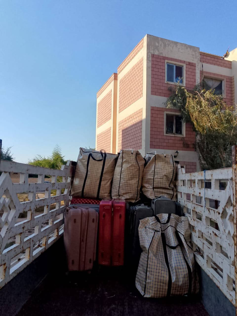 نجار البرق • نقل أثاث • مجاناً للعوائل