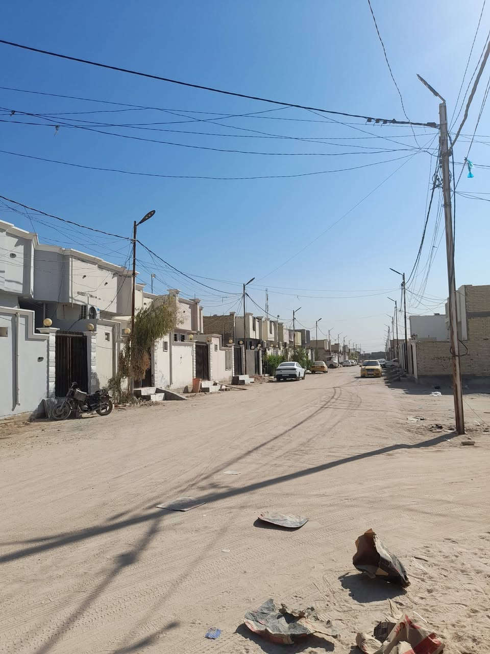 السلام عليكم دار للبيع حي ميسان شارع الزوار مساحة ٨٥ م غرفة ومطبخ وتخاريج واستقبال غيركامل ٢٠ وبي مجال الاتصال***********
