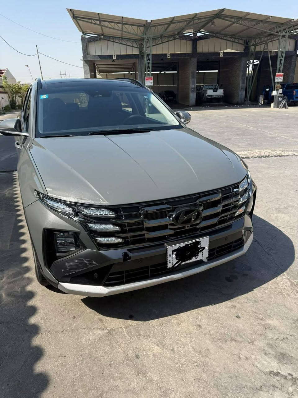 السلام عليكم من رخصت مدير الكروب عندي هونداي توسان فول مواصفات 25سيارة جديده ماشيه 11الف وارد امريكي ملاحظه بيه جاملق مبدل سياره بااسمي تحويل ثاني يوم او مراوس باوبامه الاستفسار ***********9سعر200وبيه مجال
