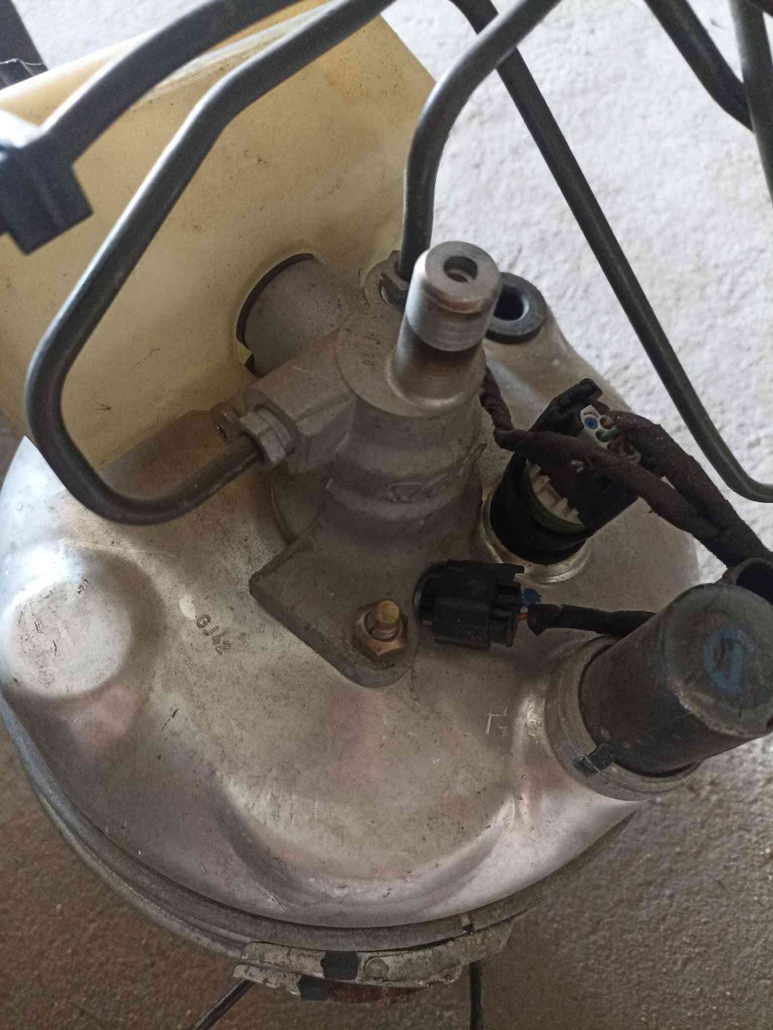 غراض مارسيدس متاحة
بريش غواصة
عمبار مع دبة الدهن غواصة 
Abs
مسطرة نوزلات مع الصوندات
مال شبح
كيلون باب شبح يمنة ويسرة مع السكك والدايفرم
سماعات ابواب خلفية شبح
