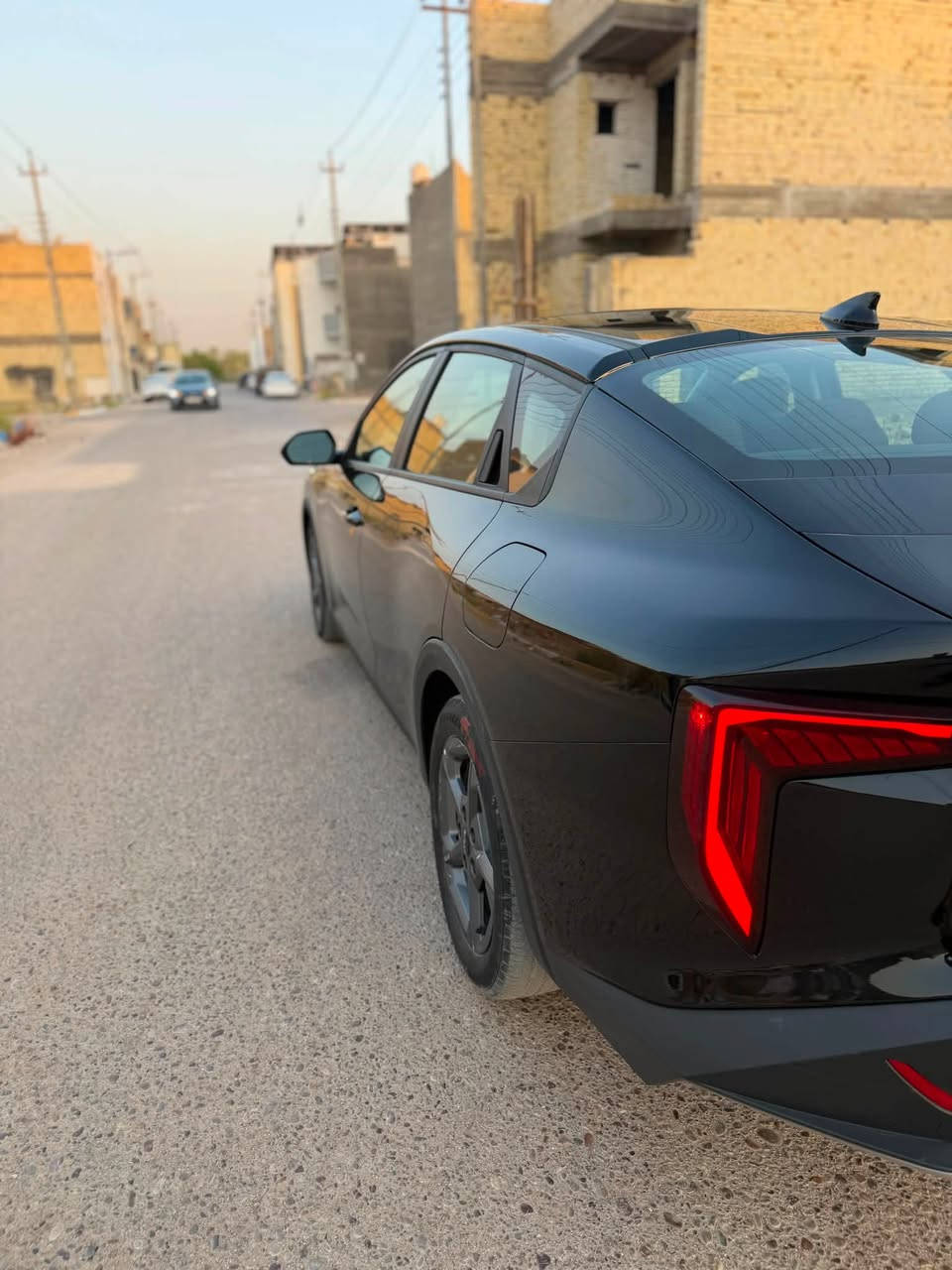 السلام عليكم     السعر 160للبيع  فقط 👉👍
لون اسود
موديل 2025❤️
السعر 160 وبي مجال 
K4 أمريكي
بنيد وجاملغ فقط 
بدون دواخل
ايرباك ستيرن 
مازده 
بك لايت لد
بصمة تشغيل عن بعد
رادار كل الجهات 
توقف ذاتي 
توقف خلفي
شاشة متصل🖥️
ثلاث وضعيات للكاميرا
وبعد بيه مواصفات  
مكان سيارة بغداد الدوره 🚗
الشراي يتصل  ***********
