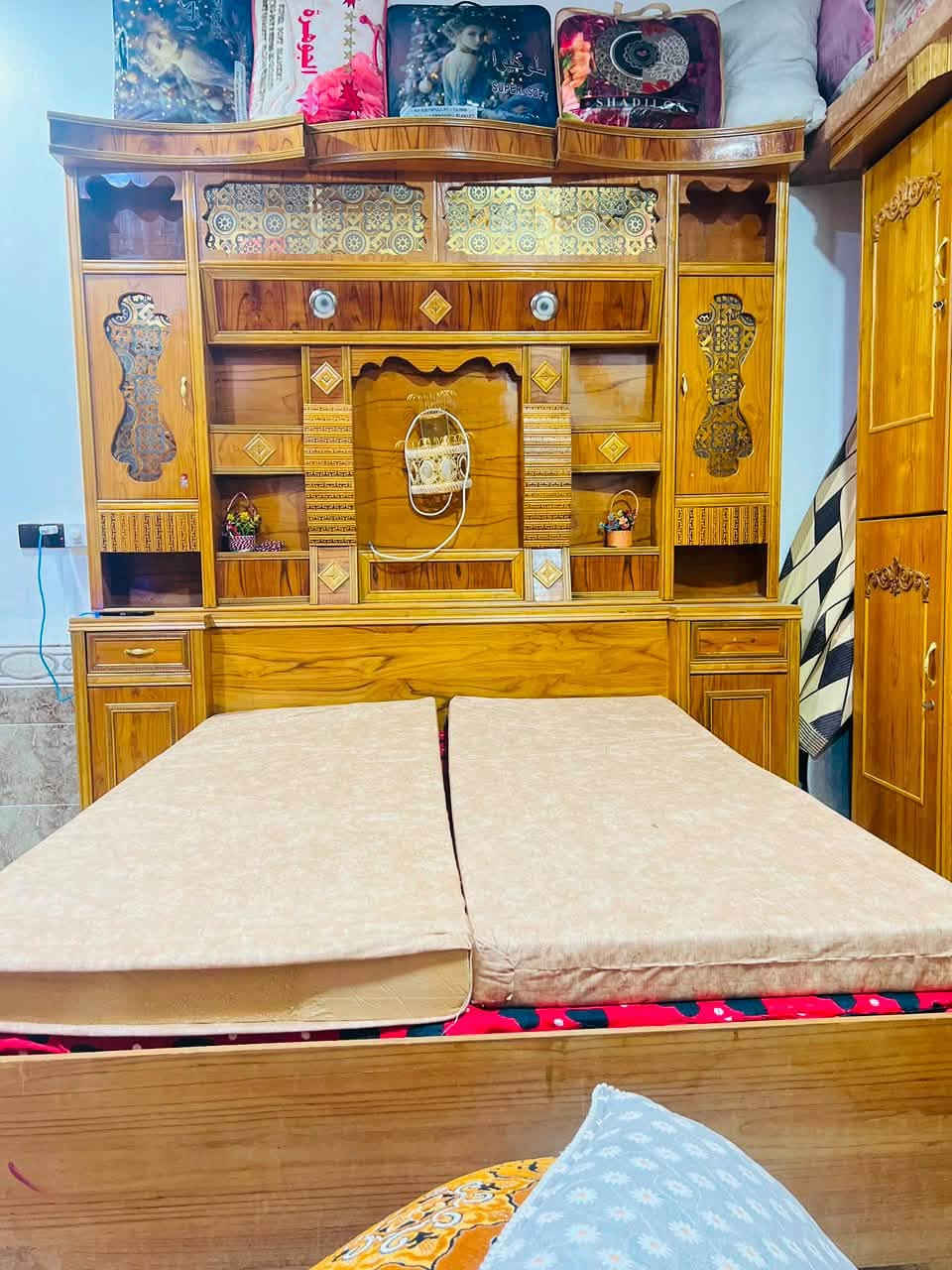 السلام عليكم
يوجد غرفة نوم هودج صاج عراقي نضافه فوول

المكان /الرمانه البوعبيد /قرب اسواق احمد عذيه

السعر 900 وبيها مجال بسيط 

للاستفسار خاص
