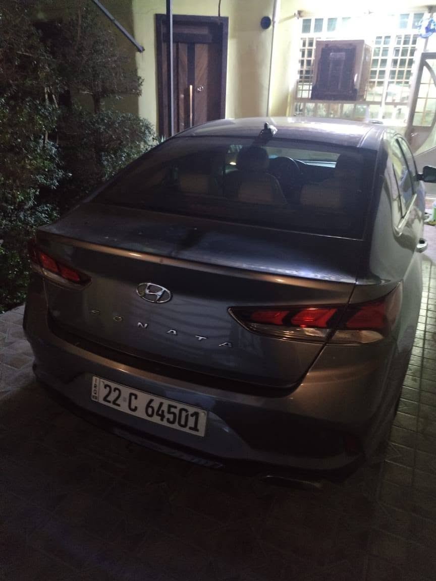 ⚠️ سوناتا للبيع ومبروك مقدما الي تكون من نصيبه كل تفاصيل مذكوره في المنشور  ⚠️
ـــــــــــ ﷽ ــــــــــ

هونداي سوناتا 2019 وارد امريكي لمتد فول مواصفات رقم اربيل شرط التحويل

◉ محرك 2400 GD. i 

▪️ الموديل: 2019

▪️ اللون: فيلي نفطي

▪️ المسافة المقطوعة: 111 ألف

▪️ تواجد السيارة: بغداد المحمودية 

✨ التفاصيل والمواصفات الكاملة:

◉ فول مواصفات 1/1

◉ الترحيب عند الاقتراب من السيارة

◉ بانوراما سقف أسود على طول السقف

◉ مقاعد أمامية تدفئة و تبريد

◉ ستيرن تدفئة

◉ رادار جانبي بالمرايا مع تحذير صوتي

◉ نظام استشعار الحركة عند فتح الأبواب

◉ 8 إيربكات

◉ مقاعد أمامية كهربائية

◉ تحكم كامل بالستيرن

◉ كاميرا خلفية دوارة

◉ أنظمة قيادة متعددة

📌 ملاحظة:

⭐ السيارة حادثها خلفي كما موضح بالصور المرفقة بالمنشور وستعجل على البيع بسبب ظرف

💰  السعر: 120 ورقة وبيه مجال 

🚫 بدون كسران رحم الله والديكم 

📞  ***********
📞  ***********
