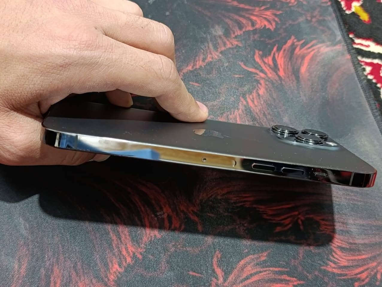 أيفون 13 برو ماكس نظيف وحلو بطارية 87 مامبدلة ولا مرفوعه بسعر مناسب 
اتواصل مع صاحب التليفون ***********
