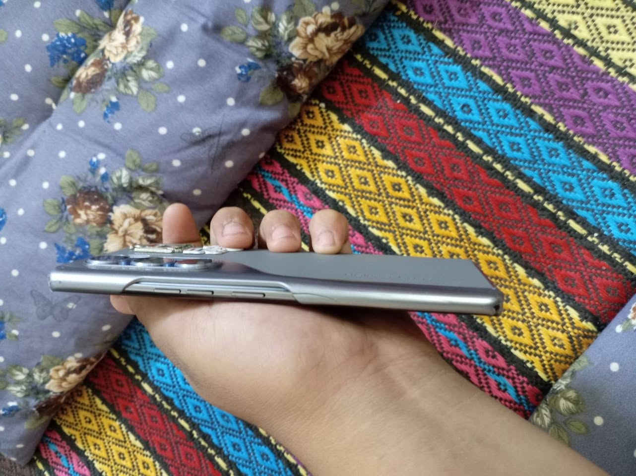 السلام عليكم
للبيع👍

تكنو كامون 40 برو 5g

الجهاز شبي فطر في الشاشة مثل ماموضح بالصور 

وبي 4 ضربات خفيفه بالشاصي. والباقي كاله عامه في الجهاز ما مفتوح ولاداخل مصلح الجهاز فول 

الذاكرة 256.الرام 8+8 

دبل سيم 

الشراي يراسل على هاذا الرقم ***********

السعر 250 وبي مجال مالجيه
