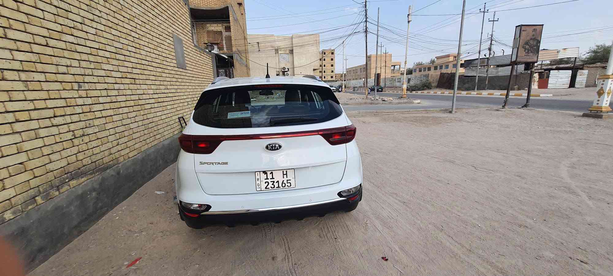 سبورتج موديل 19 خليجي
مكفوله كفاله عامه ضربه وصبغ 
وتبديل باسمي هزه جديده 
ماشيه 75  مواصفات حساس امامي خلفي كامرا مري شفط تبريد قطعتين تحكم لد نهاري 
موبايل *********** 
مكان السياره ناصريه مركز
السعر 188
