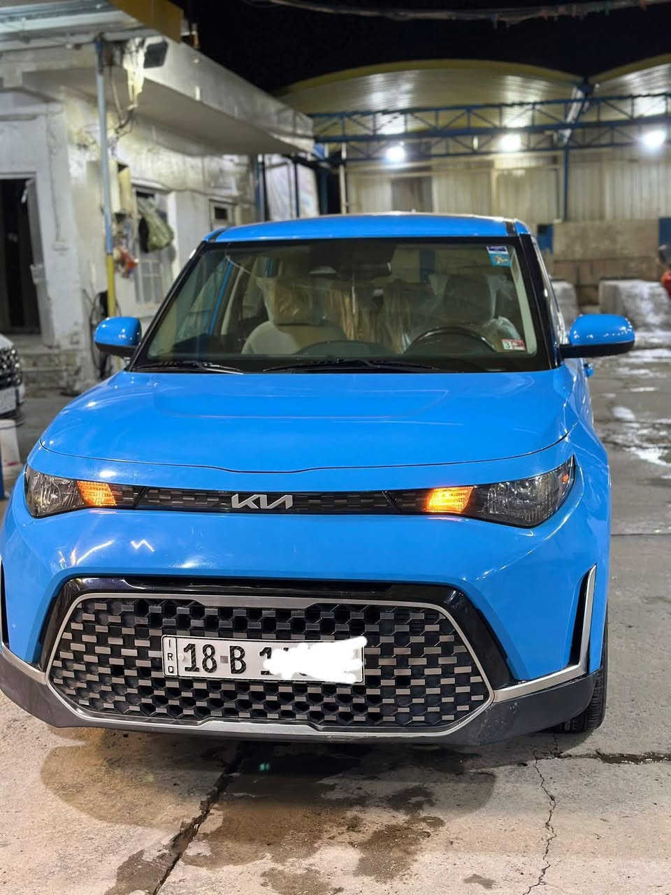 🚗 كيا صول موديل 2023  فول 1/1 رقم بابل باسمي تحويل ثاني يوم 

 • المحرك المرغوب : 2000

 • شاشة كبيرة 
, فتحه 
 • كار بلاي 
• بصمه 
• تشغيل عن بعد
• بصمه ابواب
 • كاميرا خلفية
• تدفئة كشنات
 • مكيف هواء
 • تتوقف ذاتي
• تحديد مسار 
 • أنظمة أمان (ABS – ثبات إلكتروني – مانع انزلاق)

📊 تفاصيل السيارة:
▪️ الموديل: 2023
▪️ اللون: ازرق
▪️ الممشى: 63km
▪️ الحالة: موضح بالصور (شاصي لغود مكفولات)  
▪️ الاتصال على الرقم التالي ***********
▪️ بابل
■ 155$

نص مكتوب في الصور:
- 2 / 12 BidCars bid.cars
- 5 / 12 BidCars bid.cars