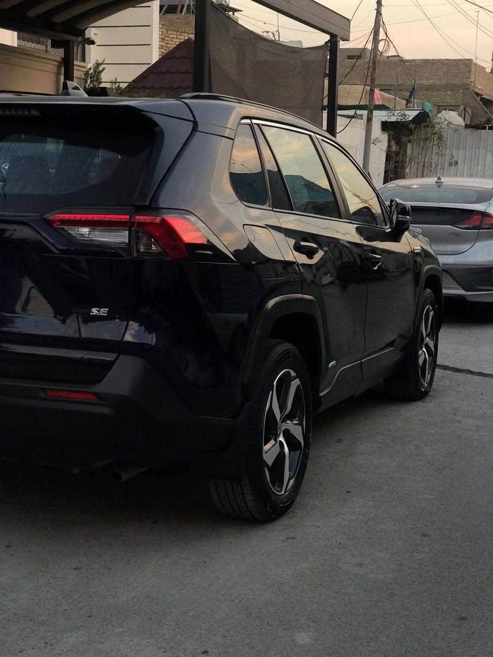 2022 TOYOTA RAV4-PRIME SE.PLUG-IN HYBRID
السعر :240 $

تويوتا رافـــــ4 برايم بلج ان هابيرد موديل : 2022

حادثها : جاملغ وبنيد 

اللون : ازرق

حجم المحرك : 2.5L

القوة (305)  حصان

بثلاث محركات ( بنزین+هایبرد+کهرباء )

بتسارع يصل من km 0-100 ب 5.7 ثانية

اخوان هاي فئة Prime يعني لا تقارن بالهايبرد العادية تختلف بالقوة والعزم والمواصفات والمتانة

القوة 305 حصان، بينما الهايبرد العادية 215 حصان

بيه شحن تمشي 90-100 كيلوا عالشحن بدون بانزين ومعدل سرعه مفتوح ... يعني تبقه شهر ماتشوف البنزين شنو لونه

نوع البطارية ليثيوم ايون ، وماتجي الا ياباني 100%

عداد المسافة : 71 الف

حادث جاملغ وبنيد 

المواصفات : PRIME SE.PLUG-IN HYBRID

فورویل AWD

کیج الکتروني

ابواب بصمة

بصمة تشغيل

شاشة دشبول ديجيتال

كاميرة

هاند بريك بصمة

اوتو هولد : AUTO HOLD

رادار امامي (تحديد مسار)

رادار جانبي (نقاط عمياء)

رادار خلفي (التحذير من الاصطدام)

حساسات امامي

حساسات جانبي

حساسات خلفي

نظام : ECO

نظام : NORMAL

نظام : SPORT

نظام : OFF-ROAD

تحكم استيرن

كشنات كهربائي

كشنات تدفئة

تبريد لمس

تبريد مركزي

صندوق شفط كهربائي

لايتات LED عدسة زينون بيلادي

بكلايتات LED بيلادي

ويل كروم

تفاصيل اكثر الاتصال على ارقام التالية

***********
