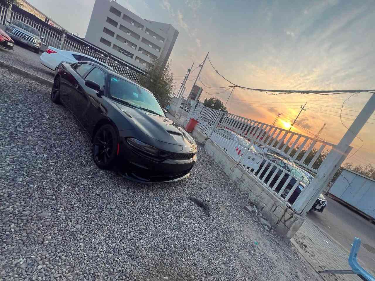 سلام عليكم جارجر للبيع او مراوس 2018اصل مسجله 2022 هيمي5700 جديده السياره وارد امريكي بيها جاملغ وبنيد سياره جاهزه مكينه وكير وتبريد كفاله السعر170$وبيها مجال
للستفسار***********
