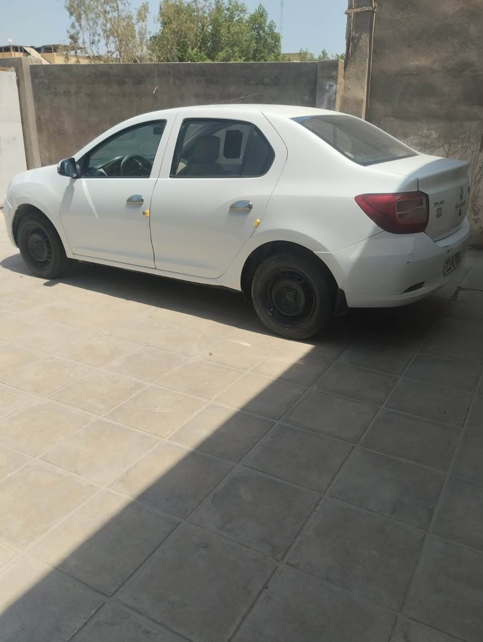 رينو سمبل ١٦ مكفوله 
جاهزة مابيها اي نقص 
مكان السيارة نجف 
*********** واتساب النجف, العراق
