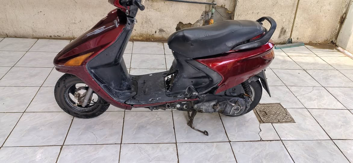 فراشه اسعر ١٥٠ دراجه يردله ترتيبات كهربائية طافيه دراجه نضيفه مال شغل شغاله بس بيه تبخير مكاني ابو غرق يم البوابه هاذه رقمي ***********
