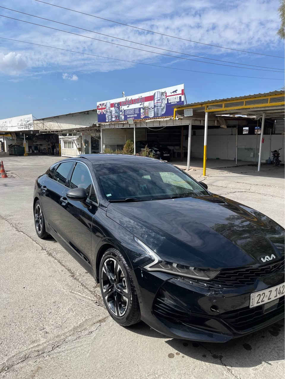 K5 Gtlin 2023 فول مواصفات داخل احمر بانوراما رادار نقطة عمياء تشغيل عن بعد حساسات اوتو هولد قطعتين صبغ ومكان تعديل بدون دواخل ايرباك ستيرن وبردّه راجع سستم ماشيه 59 مايل السيارا رقم اربيل ومكانها اربيل السعر 160 وبيها مجال قليل /*********** أربيل, العراق

