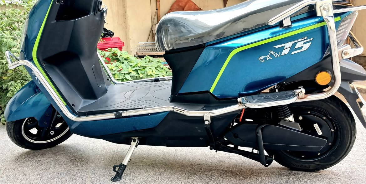 دراجه شحن 6 بطاريات 72 فولت نضيفه كلش بس بطارياتهه نص عمر السعر 550 حله ابو غرق ***********
