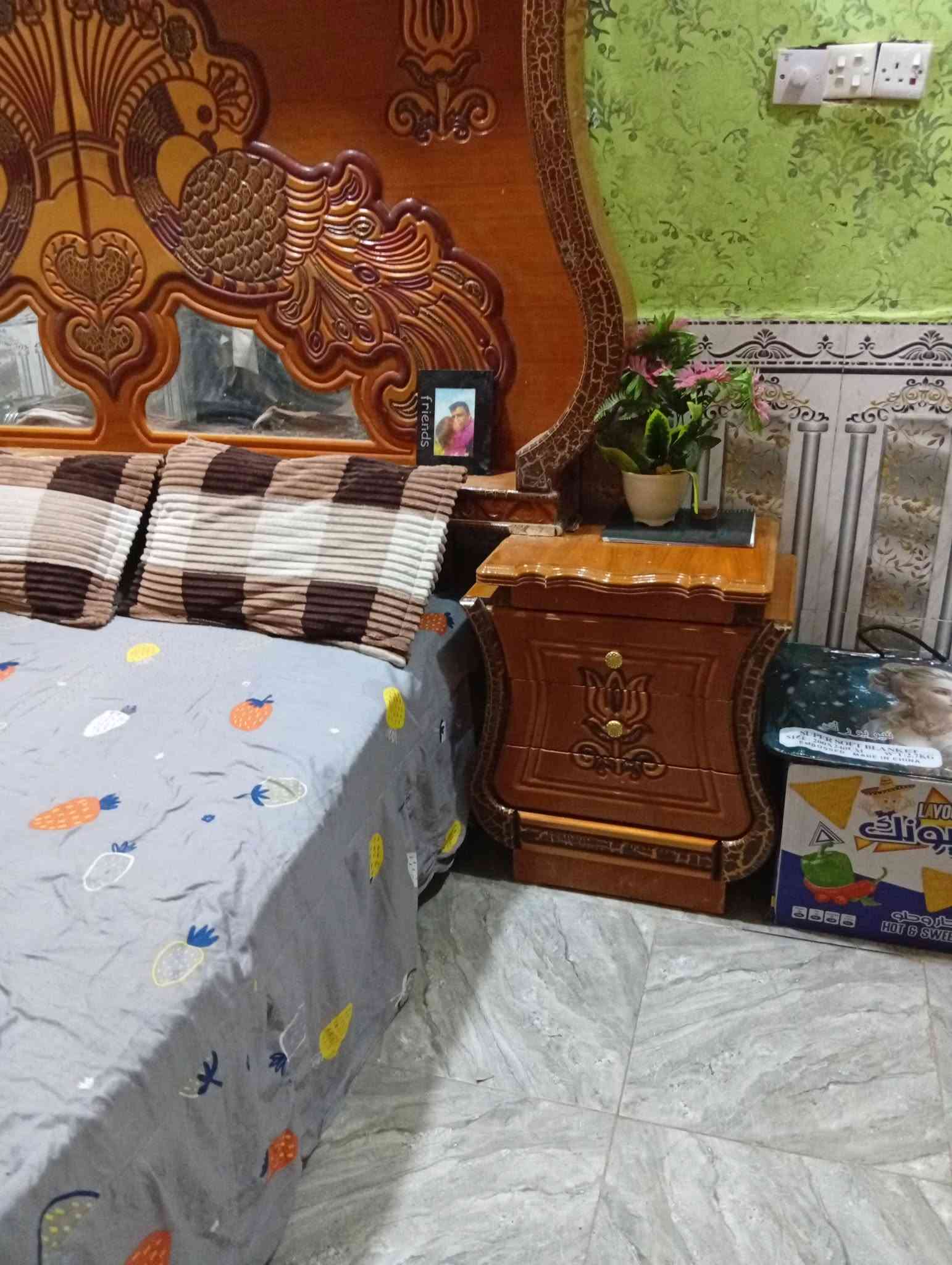 غرفة اخشاب • طابقين • نضيفة