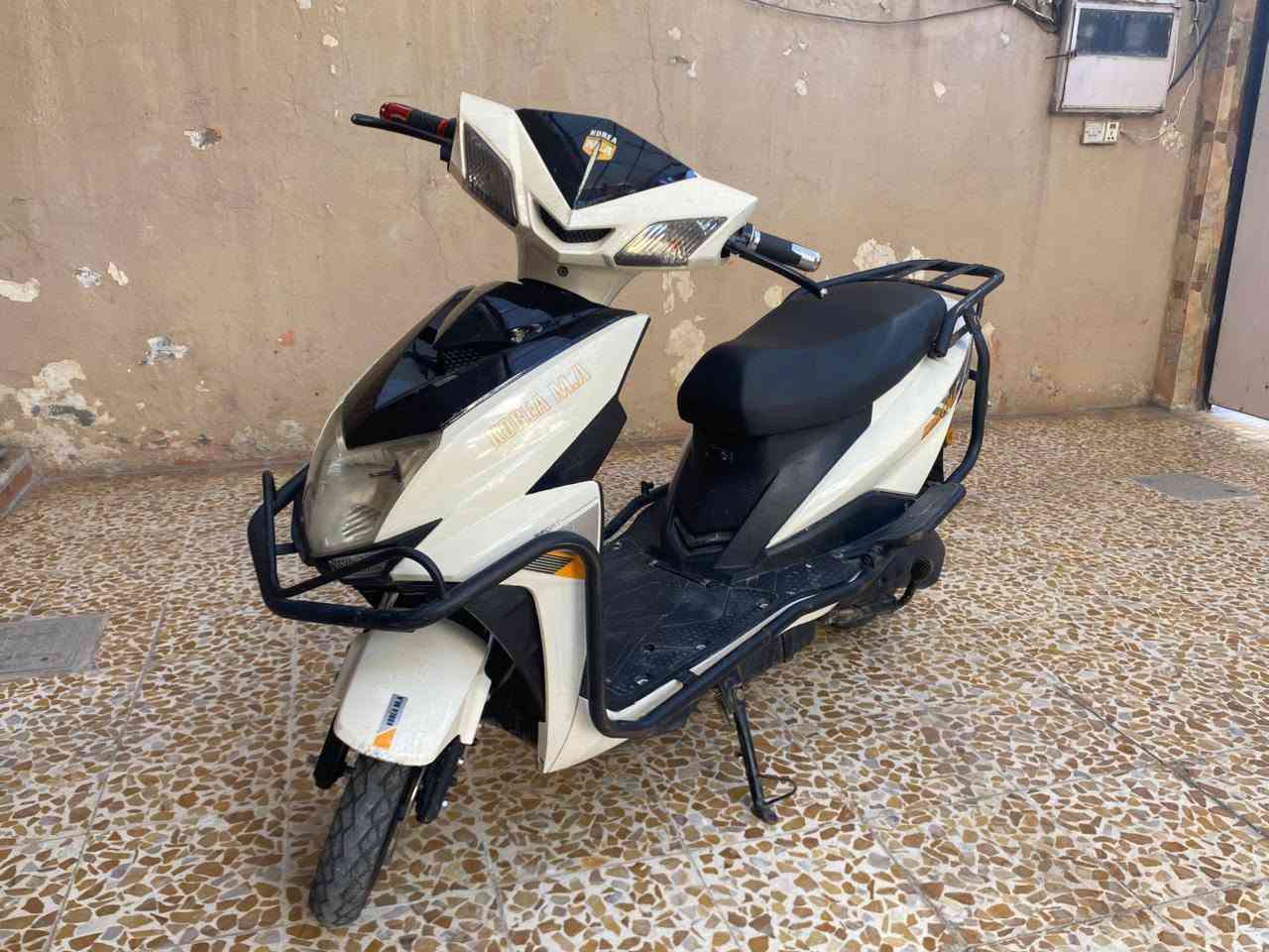 السلام عليكم سكنس للبيع ماطور نظيف قدام العين ست بطاريات شرط على الفحص ويرمنيه كلها شغاله لايت زينون ابيض ثلاث نمر يمين يسار بك شغال السعر 350 وبي مجال بسيط للطيبين مكاني موصل الايسر حي التحرير  الرقم 
*********** مكلف بالنشر @
***********

