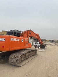حفارة ٢٠٠٤ 210K • فايف ١٩٩٩ 200LC • جاهزة للعمل