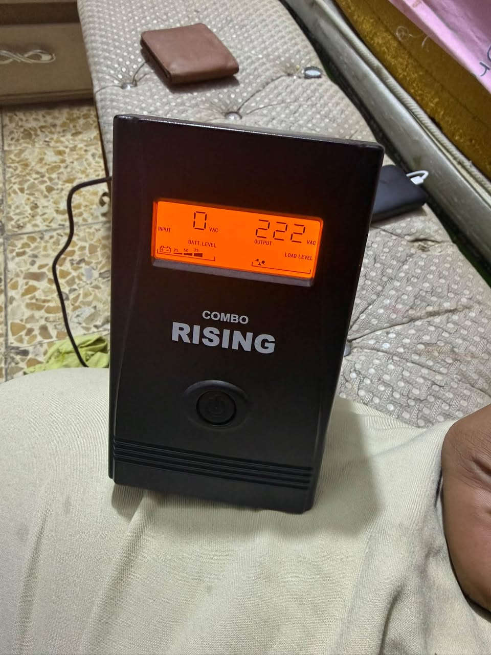 السلام عليكم يو بي اس جديد مامستخدم بس مفتوح من الكارتونه السعر ٩٠ مكاني بغداد الايمن ***********
