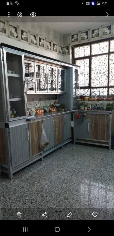 بيت ٢٠٠متر زراعي الصحفيين قرب مضيف السواعدكراج مع حمام خارجي، وحمام داخلي، وحمام فوق، صالة عدد٢،مطبخ حار وبارد، وغرفة نوم ‬الاستفسار الاتصال على الارقام ‭***********‬ طابو زراعي السعر 160
