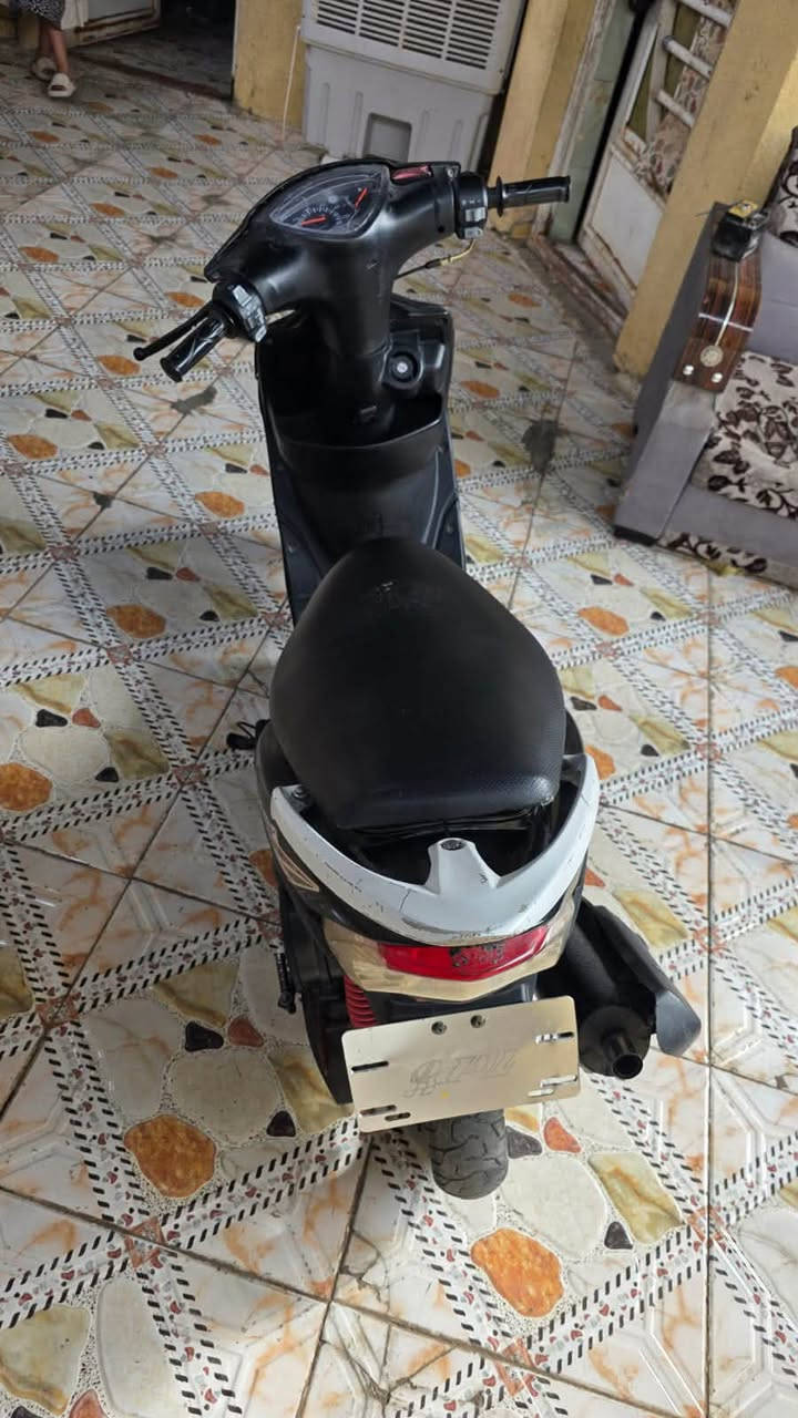 سلام عليكم ماكس عدله للبيع الدراجه نضيفه وحلوه ومكينه مكفوله بس دبل الامامي واكف ماعرف بيهن ومستعجل ع بيع سعرها ٦٥٠ وبيها مجال قليل مكاني المجر رقم الهاتف *********** اتصال 📞 + واتساب
