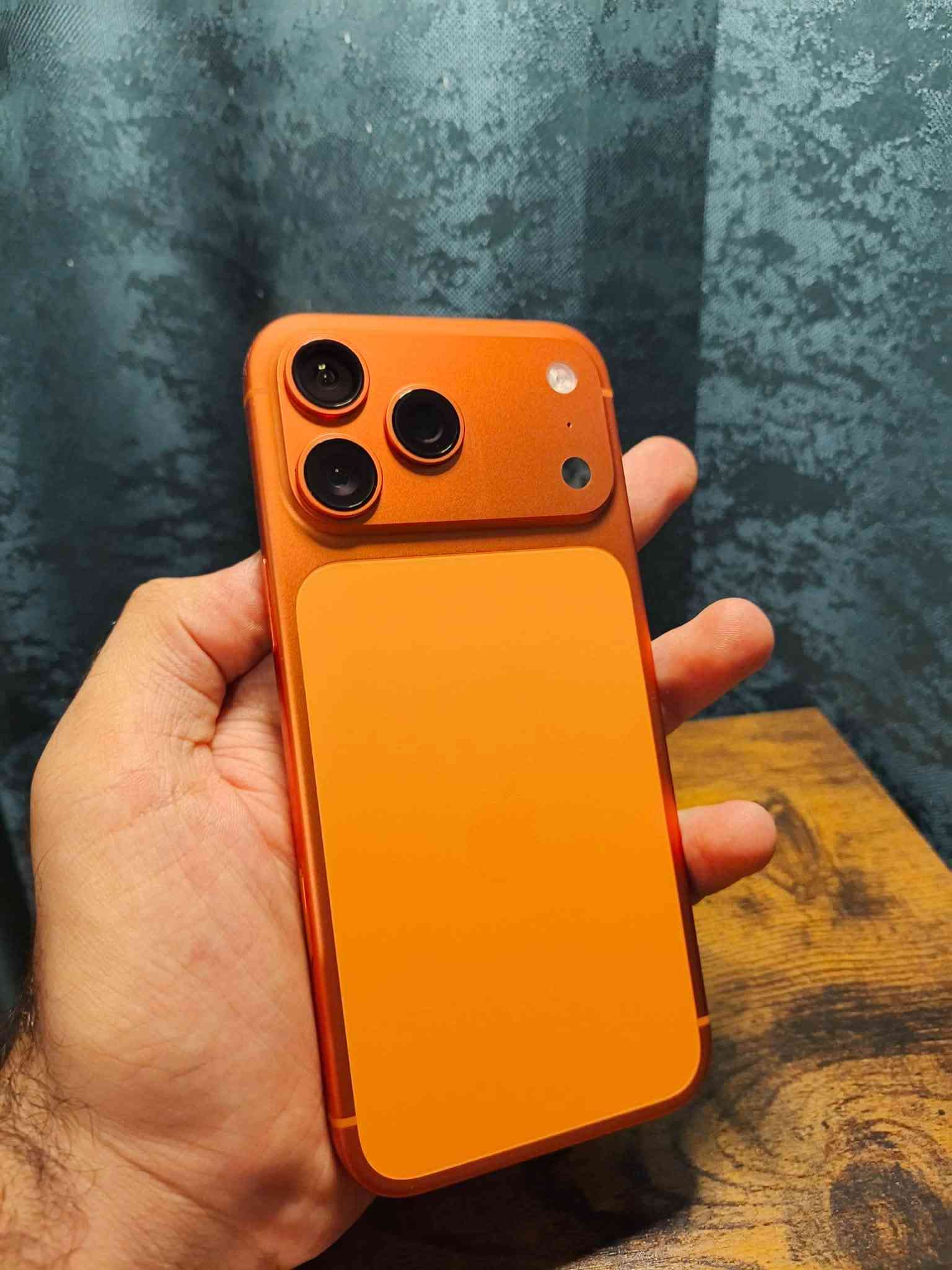 🔥 للبيع iPhone 17 Pro max 🔥
📱 السعة: 256GB
🔋 نسبة البطارية: 96%
📶 يدعم شريحة SIM Card+شريحة الاكترونية 
نسخة / هونج كونج 
🧡 اللون: برتقالي مميز

✅ استخدام خفيف ونظيف
✅ مع العلبة + كيبل 
✅ بيع فقط 

💰 السعر: 1,700,000 دينار عراقي (قابل للتفاوض بالمعقول)

📍 الموقع: بغداد شقق الطالبية 

📞 للاستفسار والاتصال واتس او فون : *********** ✅

✨ حياكم الله، والجاد يتواصل.
