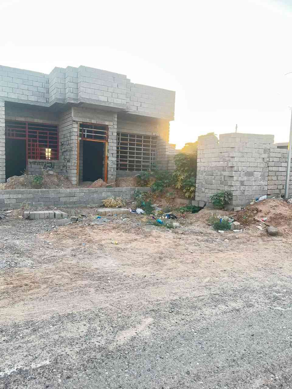 بيت للبيع قريه المالحه مساحه القطعه٤٢٥شارع ١٢مترواصل مي كهرباء.
بناء البيت ٢٠٠متر قطعه فارغه ٢٢٥متر. بصفو
٠***********
لاستفسار

