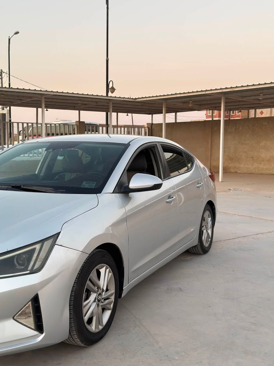 سلام عليكم النترا 2019
النترا  امريكي حادث جاملغ وبنيد 
مكينة 2000 دوش 
كير AT 
مثبت مسار
مثبت سرعة
رقم الانكليزي جديد
سنوية ل 28
 مكانها واسط الكوت
السعر 115 وبيها مجال 
سيارة مال جناي

***********
