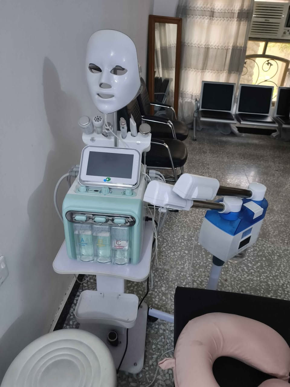 سلام عليكم غراض عيادة للبيع الاسعار مناسبة الاغراض جدد مستعملات قليل كلشي وسعرة العنوان الحسينية كلشي وسعرة للاستفسار ‏‪***********‬‏ بغداد, العراق
