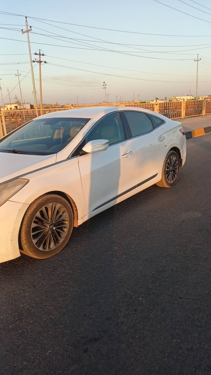 السلام عليكم ازيرا 2015 بيها قطعتين صبغ بدون دواخل شرط محرك مفتوح كازكيت وبيها اثر حالوب السعر 110 وبيها مجال العنوان موصل ناحيه ربيعه رقم الهاتف ***********
***********
