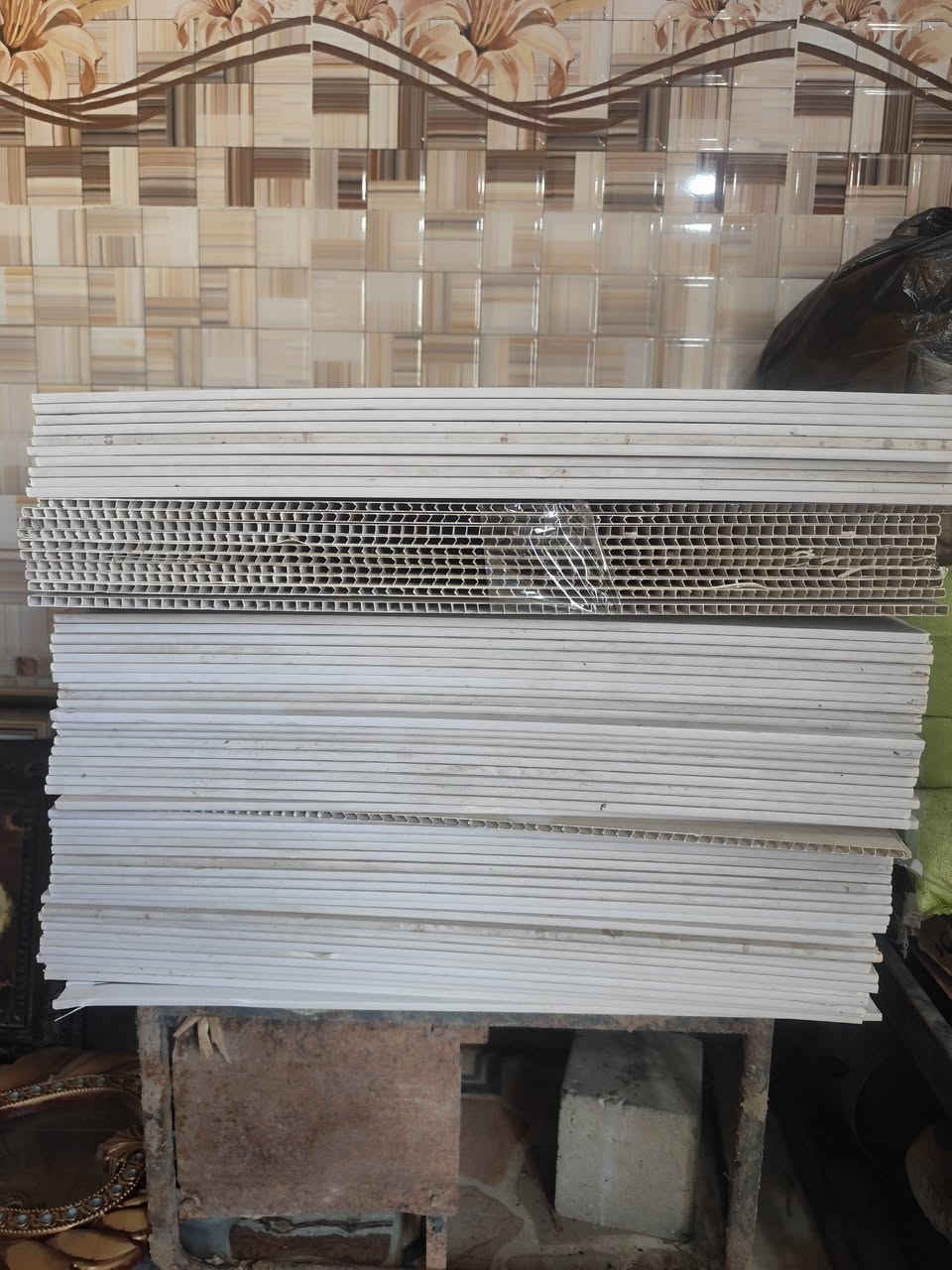 السلام عليكم ورحمه الله وبركاته 
سقف ثانوي للبيع (دوانيه ١٠×٤ ) سعر المتر ٣ الف فقط 
مع كورنيش ذهبي (٢٣ متر)  سعر المتر (الفين ونص) 
العنوان : القرنه - السويب 
المراسله ع المازنجر 
***********
