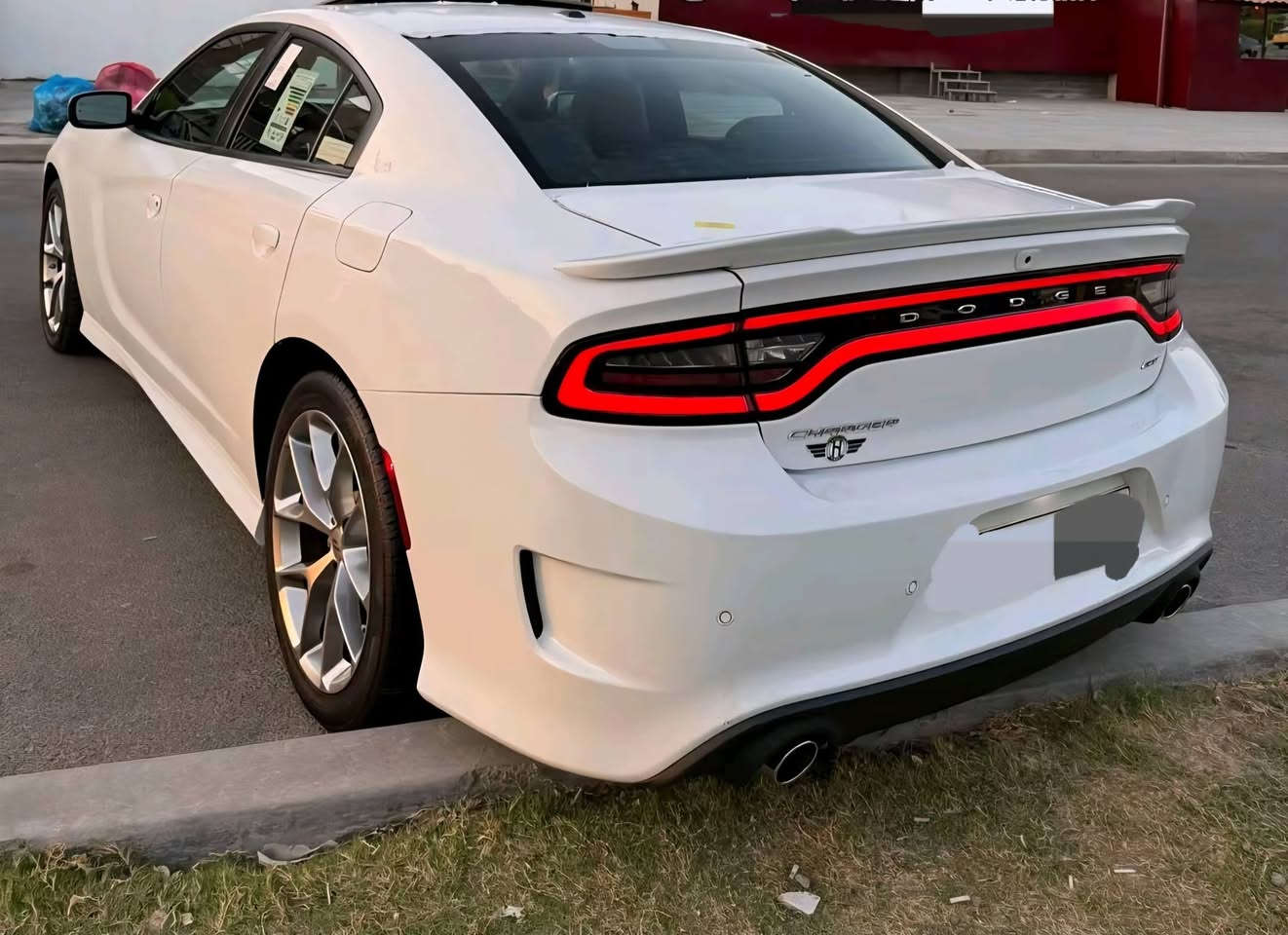 جارحر ٢٠٢٢ خليجي وكالة هارلم اخت الزيرو
سلام عليكم 
قطعه نادره و مميزه 📍
الموديل :2022  GT PLIS. (خليجيه) جيتي بلاص 
(سياره وكاله هارلم )
العداد : 6 الاف  فقط . بحالت زيرو 
الضمان : 3 سنوات او 60 الف كيلو متر . 
المحرك : V6.  3.6L .
(سياره داخله احمر كله جلد اصلي ❤️)
الون ابيض🪬🤍
(سياره بعده فابلون الشركه بيهه اصلي )
(سياره جديده بمعنى الكلمه)
(سيارة مكفوله من الصبغ و البارد و التبديل )
(سياره رقم اربيل الجديد تحويل ثاني يوم )
المواصفات :
* نسخة  GT PLUS - SUPER TRACK PAK.
* نقطة عمياء . 
* مصابيح أمامية زنون . 
* كشافات الضباب زنون . 
* المصابيح الأمامية مع LED . 
* حساسات . 
* شاشه كبيرة مع نظام ملاحة نفكيشن GPS .
* الشاشة مع اوپشنات SRT . 
* سستم صوت الپاين .
* ويل قياس 20 انج . 
* فتحت سقف (سلايد) . 
* مقاعد جلد رياضية . 
* مقاعد أمامية كهربائية عدد 2 . 
* ذاكرة لحفظ وضعيات الجلوس (ميموري) . 
* مقاعد أمامية تبريد وتدفئة . 
* مقاعد خلفية تدفئة . 
* تشغيل عن بعد . 
* ستيرن كهربائي . 
* تدفئة ستيرن . 
* محدد سرعة . 
* تلفون بلوتوث . 
* كاميرا خلفية .
* مرايا متحسسة للاضاءة العالية .
* كير شفتر بالستيرن . 
* دخول ذكي (بصمة) .
السعر ( 260 ) ماكو هيج سعر 
بس لان محتاج للبيع ومستعجل 
هذا رقمي ***********
اتصل اي وقت متوفر
