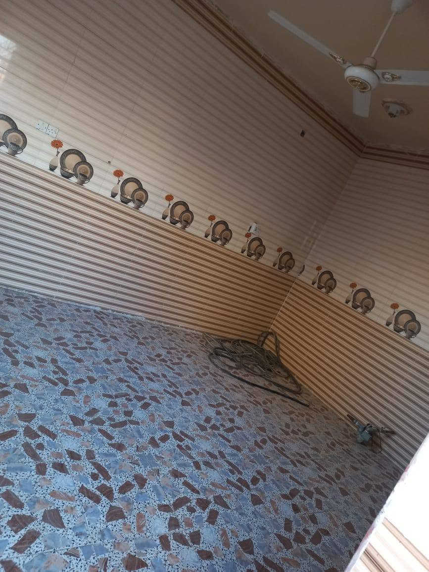 تعلن عقارات لؤي عن بيع دار سكني غير كامل بناء حجر للسقف وغرفتين وصاله وصحيات كامله المساحه ٧٠٠ متر طابو زراعي توفر كافة الخدمات في الجزيره البوفراج قرب جامع الرسول محمد 
السعر ٧٠ مليون قابل للتفاوض 
للإستفسار الاتصال على الأرقام التاليه 
لؤي ***********
نصر ***********
احمد ***********
او زيارة المكتب الكائن في كورنيش البوفراج
