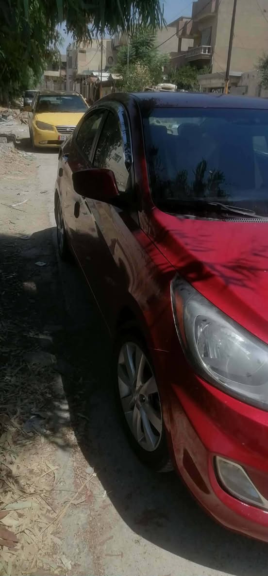 مكلف بالنشر 
🚗 هيونداي اكسنت (Accent) للبيع 🚗
الموديل: 2013
اللون: أحمر ماروني (مثل ما موضح بالصور)
المواصفات: فول مواصفات
الرقم: خصوصي نينوى (تحويل أو وكالة مضمونة)
الضرر: ضرر بسيط بالصندوق فقط، وباقي السيارة بشرط ونظيفة جداً جاهزة للسطحة والمشي.
📍 المكان: الموصل
📞 للتواصل والاستفسار: ***********
ملاحظة: يمكنك إضافة السعر أو عبارة "السعر بعد الاتصال / أو قفل السعر..." في النهاية حسب رغبتك
