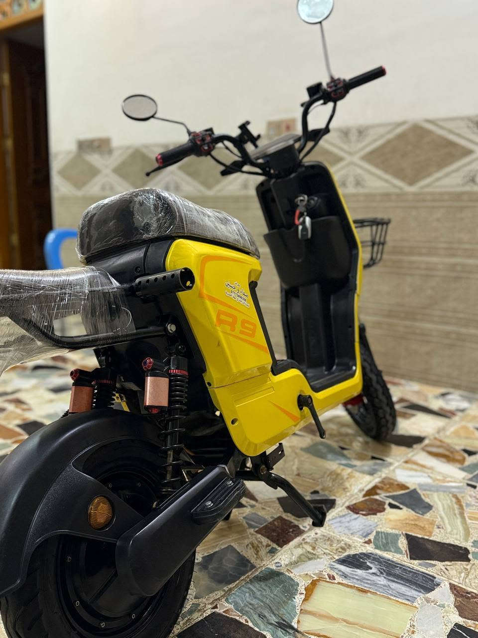 السلام عليكم 
دراجه للبيع شحن نضيفه استعمال كلش قليل 
٢ بصمه 
٤ سرع 
٥ بطاريات 
نضام عدم سرقه لايت زنون الدراجه مامحتاز شي 
نضيفه من كلشي مكفولة نضام بگ بيه 
للتواصل خاص عل الرقم واتساب فقط 
***********
العنوان بابل كفل
