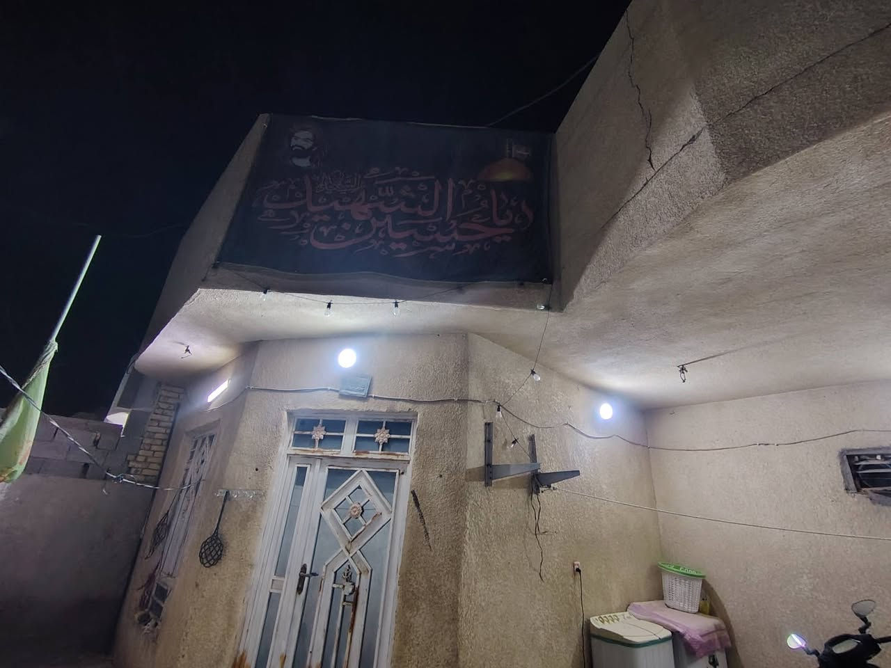 دار للبيع كوت حي الحكيم شارع بيت المستوصف مساحه 200متر بناء طابوك سكف صب مرقم من قبل قسم بلدي حي الحكيم خدمات ماء كهرباء مدارس مجاري
يتكون من.. غرفتين نوم.. هول.. مطبخ حار وبارد.. استقبال.. مجمع صحيات.. كراج... سعر 55وبي مجال 
#للاستفسار_مرجعة_مكتب_الريان_الاستثمار_العقار_
كوت_حي الحكيم 
بإدارة حسين ابوسند الركابي 
***********
