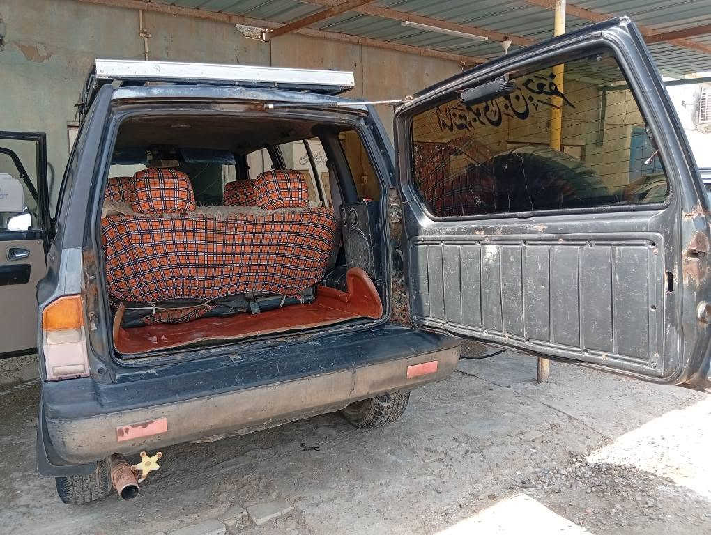*🚙 للبيع سوزوكي فيتارا دبل قمارة - موديل 1993 🚙*
اللون: رصاصي رمادي
رقم السيارة: ميسان الماني
السنوية: كارتونية منتهية

*التفاصيل:*
المحرك 4 سلندر ونجي - بيه خيط بخار بسيط
بيها باب السايق مبدل
البدي: شوف العين، نظافة جيدة
البيع: ابيع اصوليات وتحويل مضمون

*السعر:* 28 ورقة وبيها مجال للشراي الصدك

*العنوان:* البصرة - القرنة

*للاستفسار:*
واتساب: ***********
اتصال: *********** البصرة, العراق
