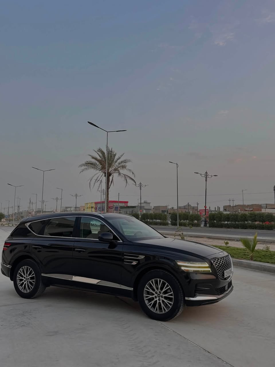 السلام عليكم
جنسيز:2021_GV80
رقم أربيل ابأسمي  ماشية:64000mi 
محرك 4 سلندر -2500 تيربو
السيارة بلحقيقة احلا منلصور بهواية
مواصفات السيارة
       فتحة سقف( بنوراما)
     مقاعد جلد كهربائية مع تبريد وتسخين
      مصابيح LED أمامي وخلفي
     شاشة وسطية 14.5 بوصة.
     شاشة عدادات رقمية.
     نظام صوت Lexicon في الفئات العليا.
     فتحة سقف بانورارامية.
 أنظمة الأمان:
     مثبت سرعة ذكي.
     المحافظة على المسار.
     مراقبة النقطة العمياء.
     كاميرا 360 درجة 
    ناقل الحركه اوتماتيك 8 سرعات
    نضام الدفع خلي او رباعي 4X4
 حساسات أمامية وخلفية.
 جنوط متعددة الأذع 
حادث لسيارة فقط شخوط أسفل الباب
وصور الحادث بل منشور
سعر السيارة 293 ورقة وبيها مجال
للستفسار:***********
