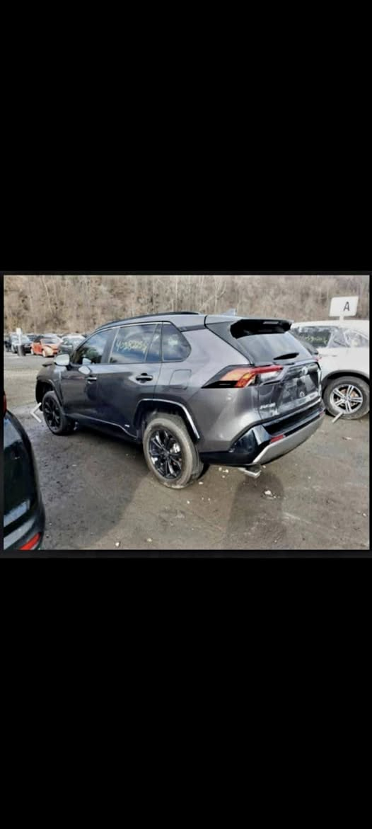 للبيع تيوتا راف فور هايبرد Se
موديل 2022

محرك  2500 (هايبرد )

وارد امريكي حادثها دعامية امامية  

صور الحادث موجودة  

 ماشية 47 الف

مواصفات: -فئةSE فول

بصمة

فتحة

دخول ذكي

صندوك كهرباء

كشن السائق كهرباء

تدفئه بلكشنات 

شاحن تايب سي

اوتو هولد

قطعتين تبريد

رادار  جانبي خلفي

فور ويل 

تبريد ثلج

تحديد مسار

مانع تصادم

كروس سرعه

ثلاث انظمه قياده ايكو نورمل سبورت

رقم بغداد دولي 

سيارة اقتصادية خير من الله تفويلة تمشي شهر تقريبأ 

واني معتني بيهه بنزين محسن ودهن اكسادو اصلي

بيهه صبغ جاملغ الايمن والبنيد ومرشوش باب سايق وجاملغ الايسر

صور حادث وسونار مرفق بالصور

السعر 195 بيع او مراوس اريد سيارة قيمتها 70 ورقه وباقي ينطيني فرق لان محتاج فلوس

تواصل. وتس او اتصال على الرقم   ***********
