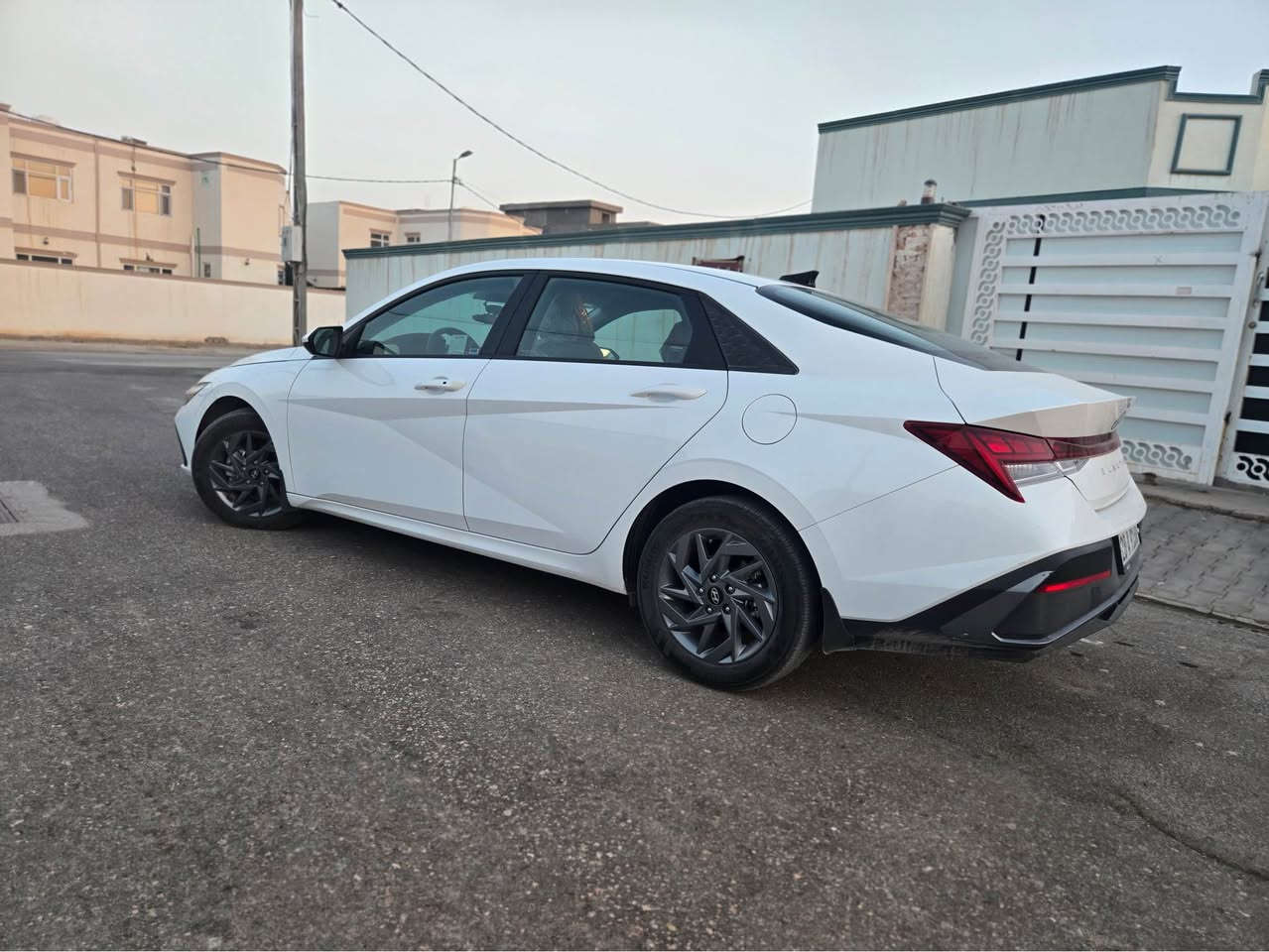 بسم الله الرحمن الرحيم

🚘 للبيع النترا 2024 فئة blue hybrid 

⛽️ هايبرد بانزين + كهرباء 

📍 ماشيه: ٢٤ ألف كم

✅ حادث مثل ما موضح بالصور 

📍 مكان السيارة: النجف - مناذره 

💰 السعر: ١٤٨ ورقه وبيه مجال 

📞 للاستفسار: *********** النجف, العراق

نص مكتوب في الصور:
- KMHLM4DJXRU097897 2024 HYUNDAI ELANTRA HYBRID 1.6L I-4 DI, DOHC, V # 42052887 Remove vehicle