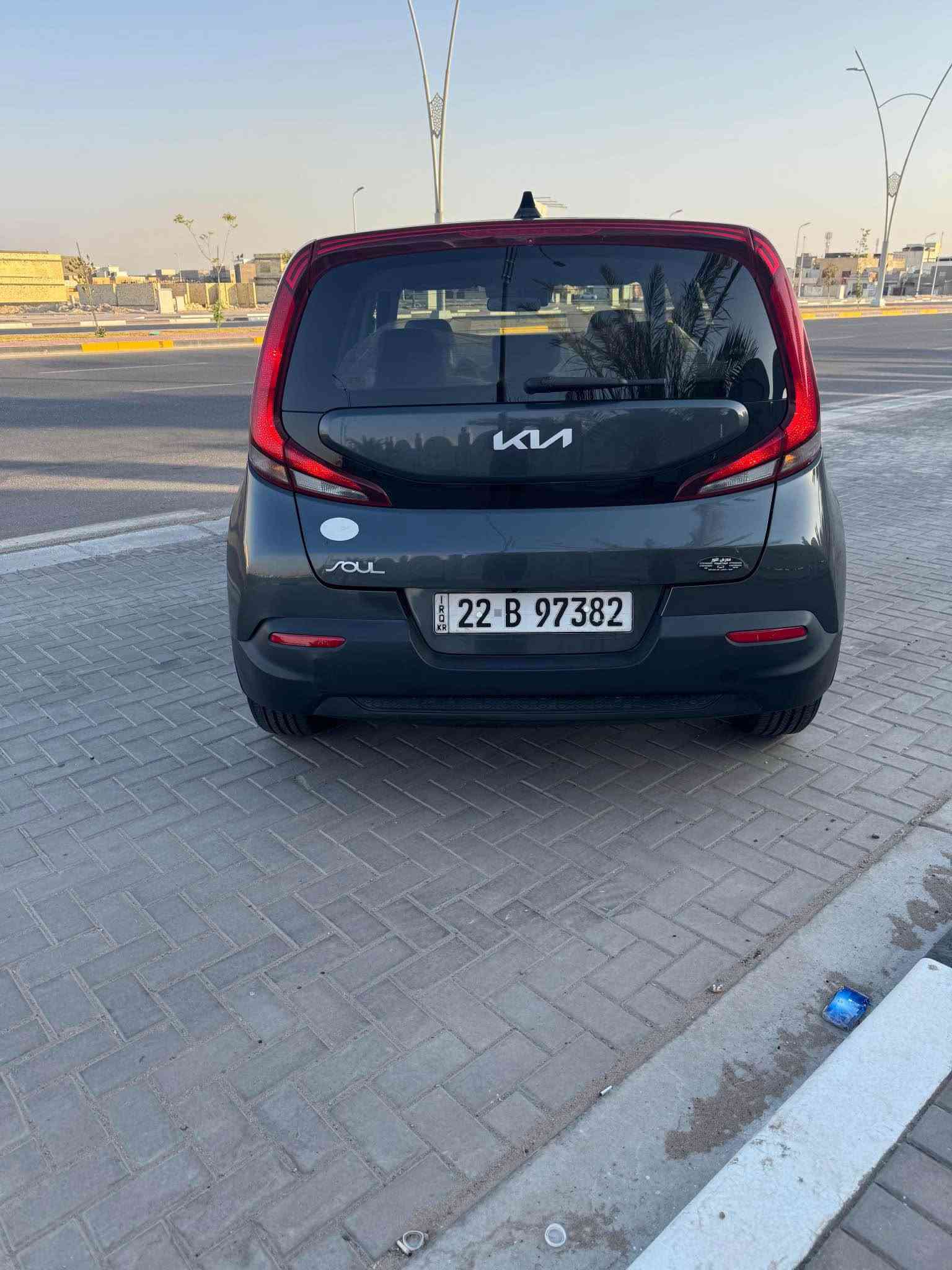 السلام وعليكم كيا سول مديل 2022 وارد امريكي حادثهه كلش خفيف بس الدعاميه الاماميه من الاسفل ضارب الايرباك وراجع سستم بلاد اي كلوب مامشتغل بلعينه بدون فتح اي قطعه بيهه مكفوله كفاله عامه من الصبغ بيهه بارد اسف يده باب السائق مقدار اربع اصابع مواصفاتهه حلو داخل بيجي تحديد مسار مانع انزلاق اوتو ستوب ويل كب شاشه جبيره تدعم الكار بلي كأمره خلفيه بلاد بلوكجتر بلدعاميه زنون تحكم ستيرن جهتين كل نقص مابيهه استخدام شخصي ماشيه 60 الف ميل صور الحادث منشوره ورقم الشاصي هم منشور كتلوك الشركه موجود بيهه أرضيات  الصليه موجودات بلسياره سعرهه 155 وبيهه مجال مكان السياره القبله حي المهندسين الاتصال *********** البصرة, العراق
