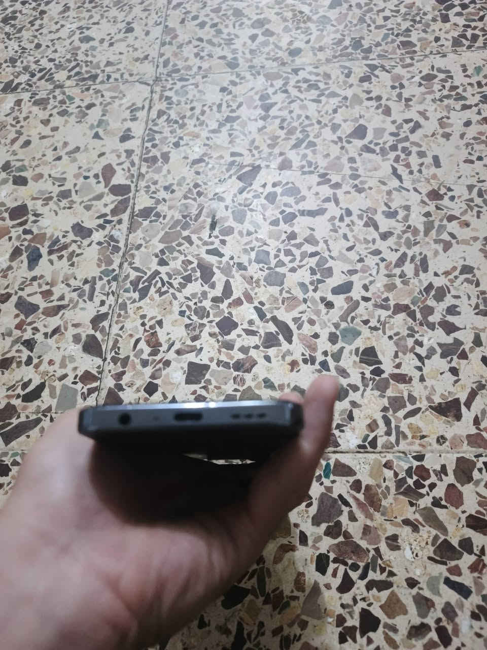 السلام عليكم
زيرو 20
ذكراته 256 كله شغال 
سعر ٨٥ الرقم *********** بي وتساب
