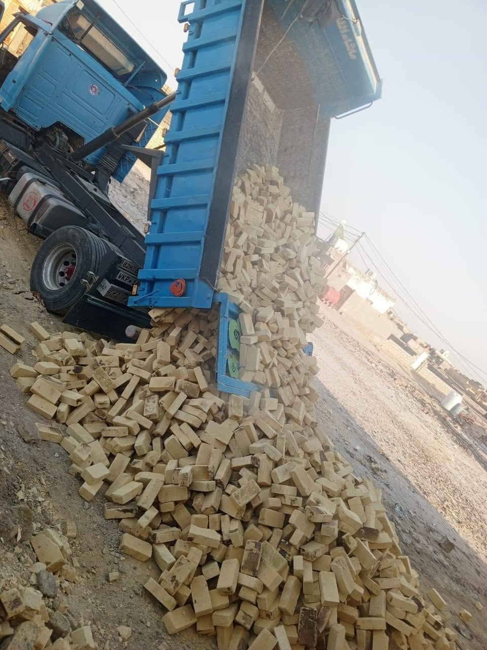 سلام عليكم ورحمه الله وبركاته طابوك الإصلاح طابوكه نظيفه شرط غالب ولون وركن وقوه وعدد سعر حسب المكان يوجد بلوك كهربائي درجه اولى شرط غالب والقوه يوجد كسر تربيع نضيف  تواصل خاص واساب نتصال ‏‪***********‬‏ إنه خادم

