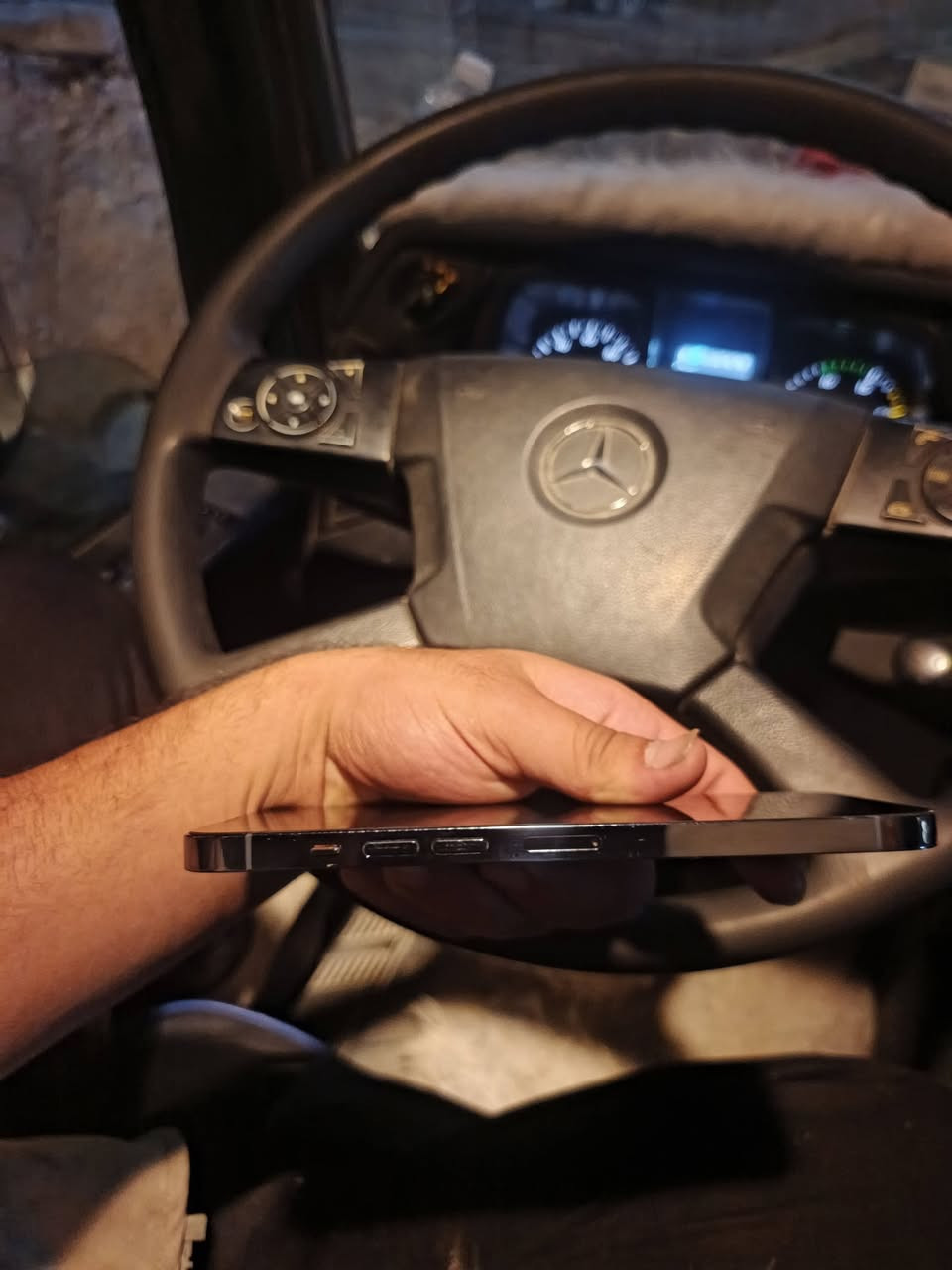 ايفون ١٣ برو ماكس • ٢٥٦ • ظهر مكسور