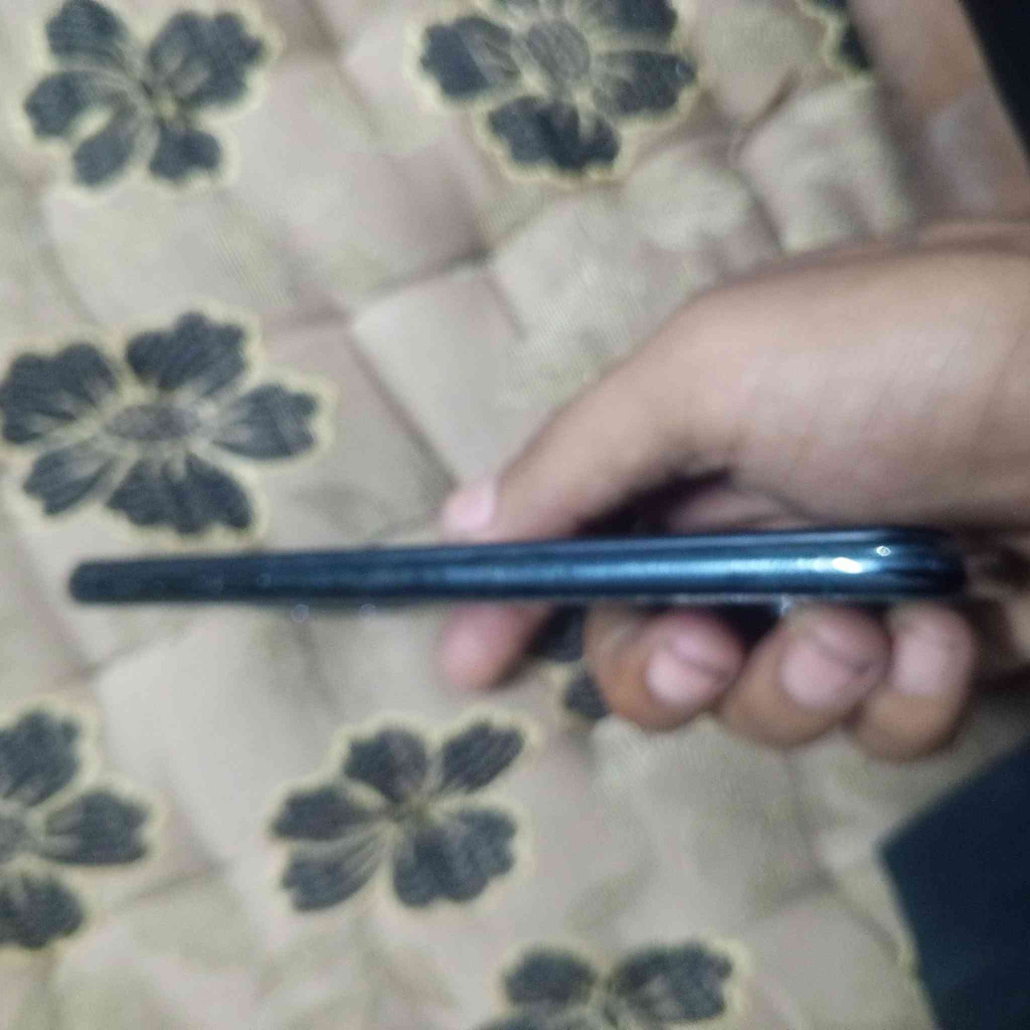 يتوفر ايفون 11 برو ماكس ذاكره 64 تلفون كله بلادي بس شاشه مال تفصيخ فيس ايدي شغال تلفون فول سعره 300 بي مجال مو شراي لا تعلق لال استفسار الاتصال عل رقم ***********
