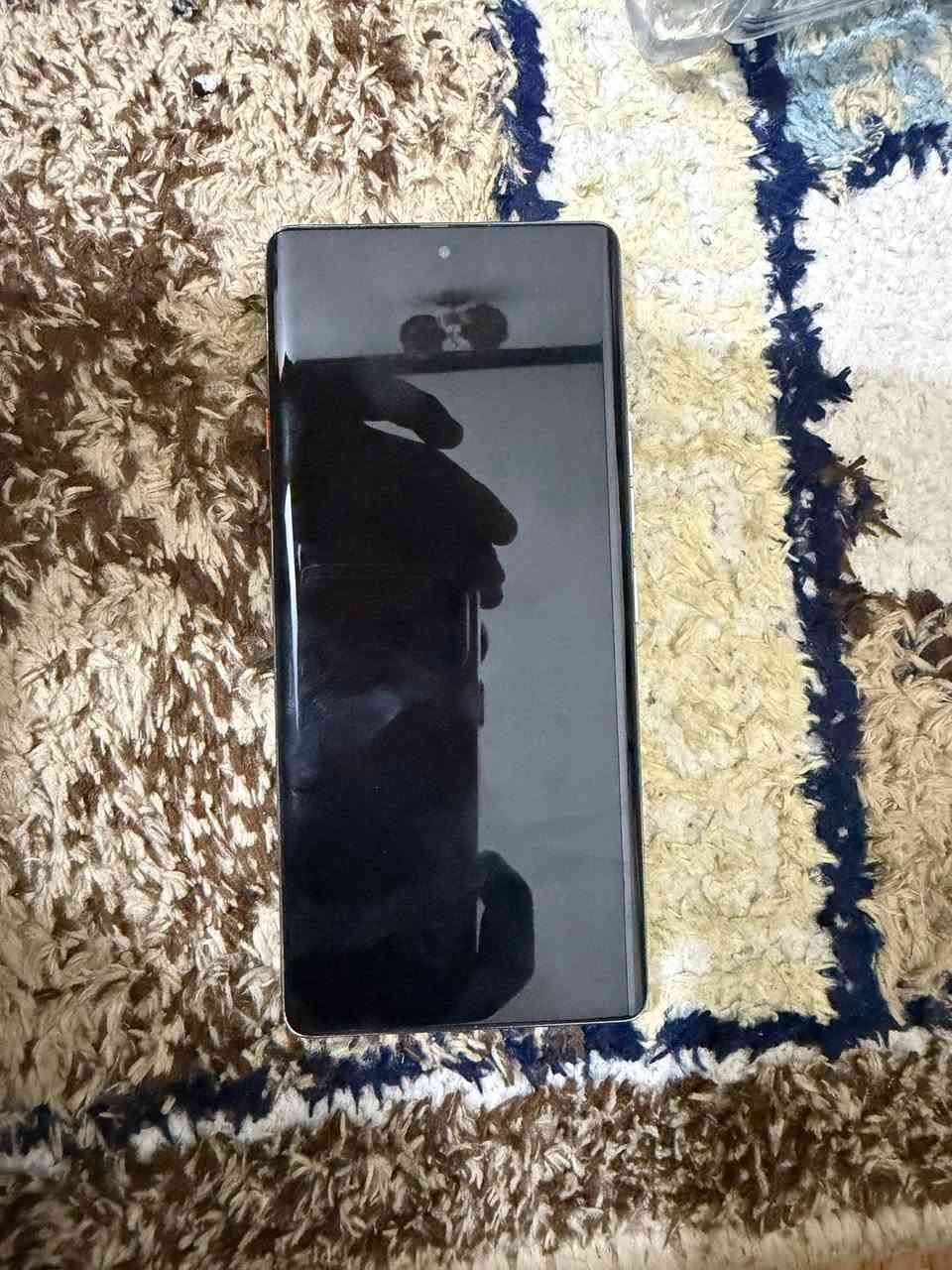 السلام عليكم (كامون 40 برو فايف جي)  جديد ستمال قليل جداً كامله غراضه اي زلغ مابي مراوس ب ايفون المكان بغداد حي اور  ***********
