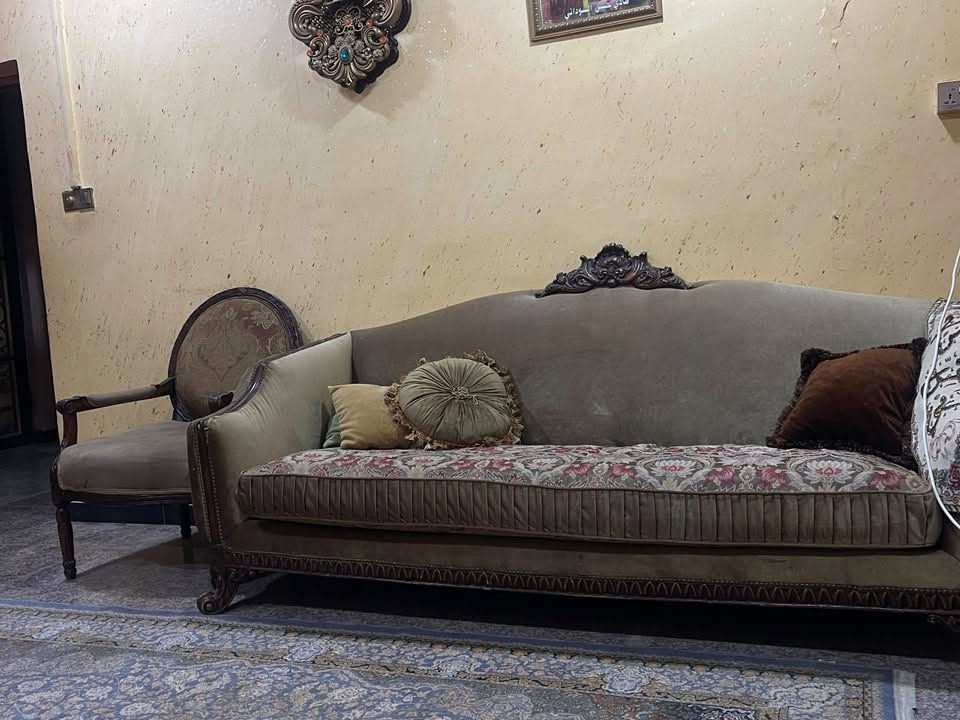قنفات خشب زان كويتي الاسفنج ضغط عالي نظيفات ومرونة بالجلوس 
السعر ٥٠٠ وبيه مجال 
العنوان / الامن الداخلي ***********
